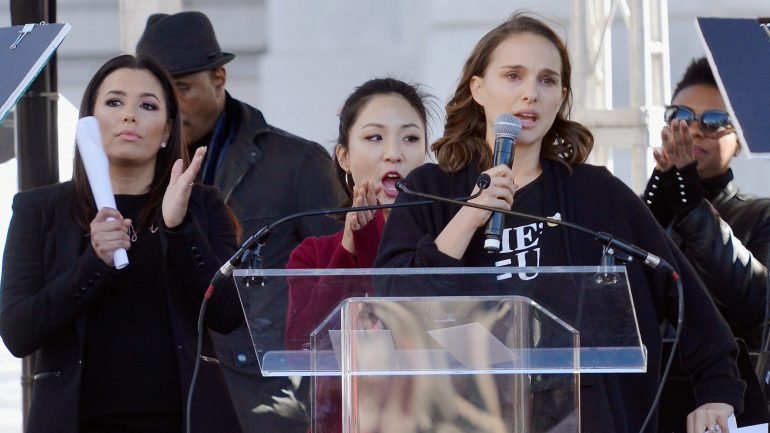 A atriz, em conjunto com Eva Longoria, participou numa das Women's March que aconteceram durante este fim de semana nos EUA