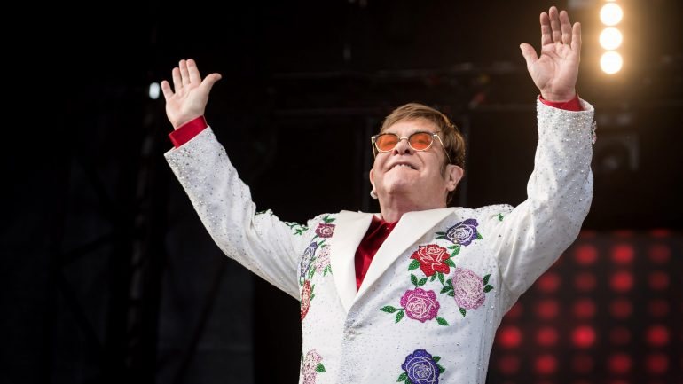 Elton Johh anunciou esta quarta-feira que a sua última digressão mundial durará três anos e terá 300 concertos.