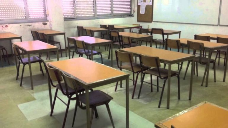 Pais e alunos da secundária do Restelo têm-se queixado da falta de condições da escola