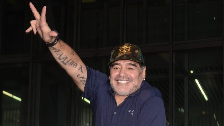 Diego Armando Maradona, atual treinador do Al-Fujairah, falou demais numa entrevista e perdeu o visto para os Estados Unidos