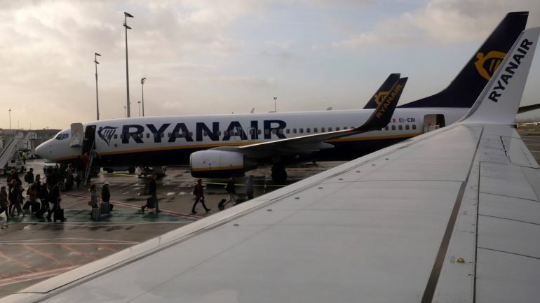 Nos últimos três meses de 2017, a Ryanair transportou 30,4 milhões de passageiros