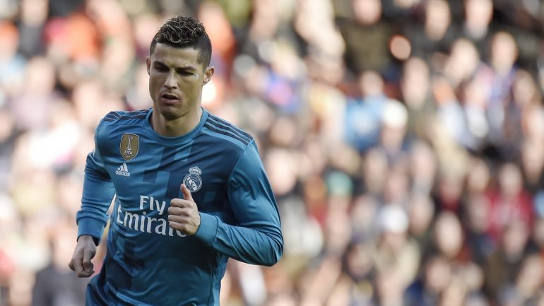 Cristiano Ronaldo defende que pode continuar no topo durante mais alguns anos. Continuará a ser no Real Madrid?