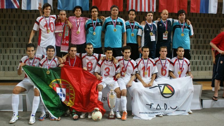 Imagem da equipa nacional que venceu o Mundial Universitário e onde estavam nomes como André Sousa ou Pedro Cary