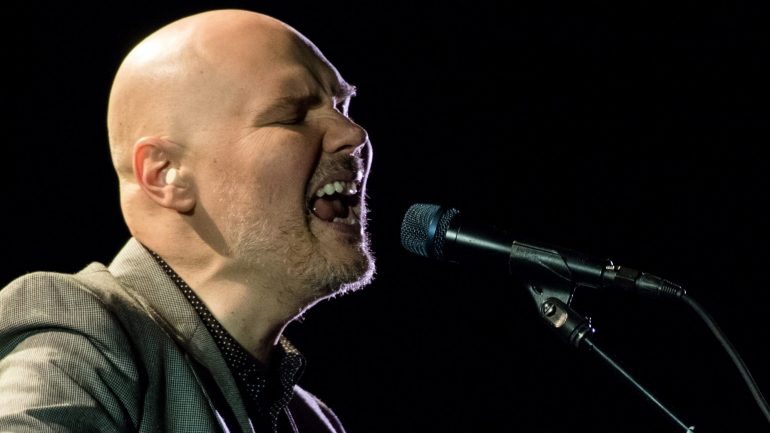 Billy Corgan manteve os Smashing Pumpkins vivos e este Verão reúne três quartos da formação original, que gravou &quot;Disarm&quot;, &quot;Today&quot; e &quot;Tonight, Tonight&quot;