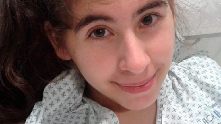 Paula Díaz sofre de uma doença, desde 2013, que os médicos ainda não conseguiram diagnosticar