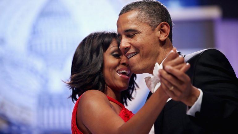 Barack e Michelle Obama, o casal de que muitos democratas (e não só) têm saudades na política americana