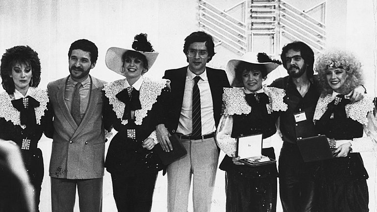 Em 1982, as Doce ganharam o Festival da Canção vestidas de mosqueteiras. Num exame de estilo, há quem passe com distinção, mas também quem chumbe de caras.