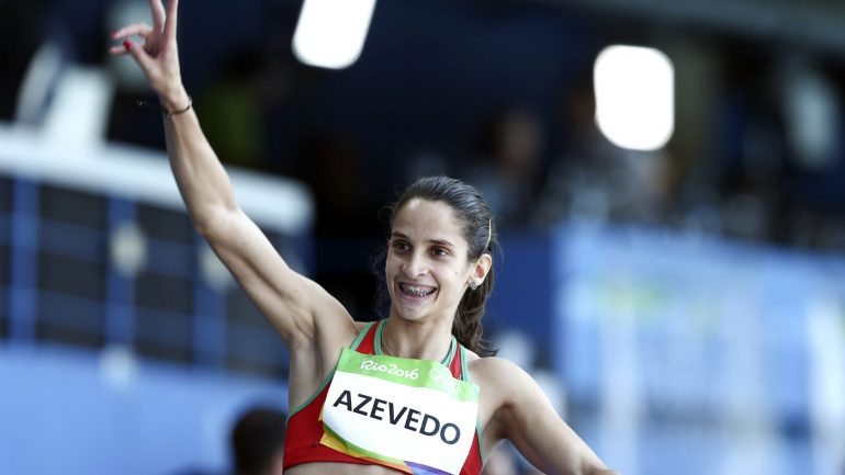 Cátia Azevedo, que é recordista nacional nos 400 metros ao ar livre, cumpriu aquela distância em 53,13 segundos em pista coberta