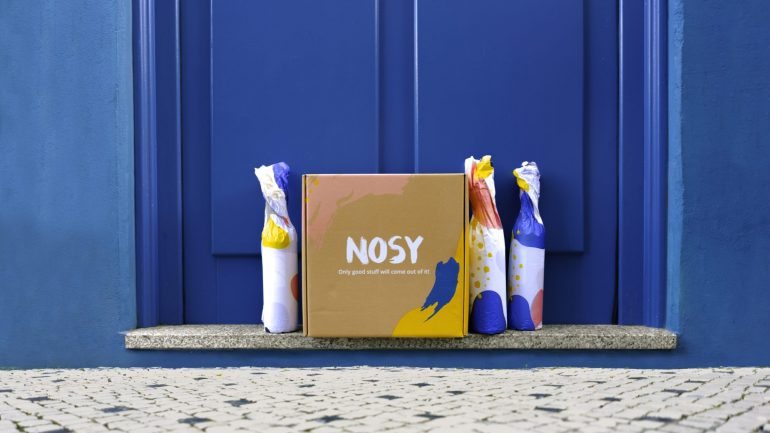 A Nosy aposta na subscrição de packs de garrafas e tem objetivo a descoberta do mundo vínico.
