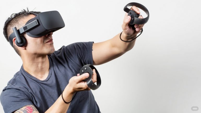 Os Oculus Rift permitem aos utilizadores de PC's topo de gama jogarem em realidade virtual.