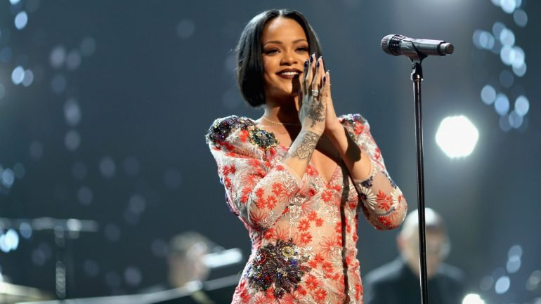Rihanna e Chris Brown foram namorados entre 2007 e 2013, apesar de se terem separado várias vezes