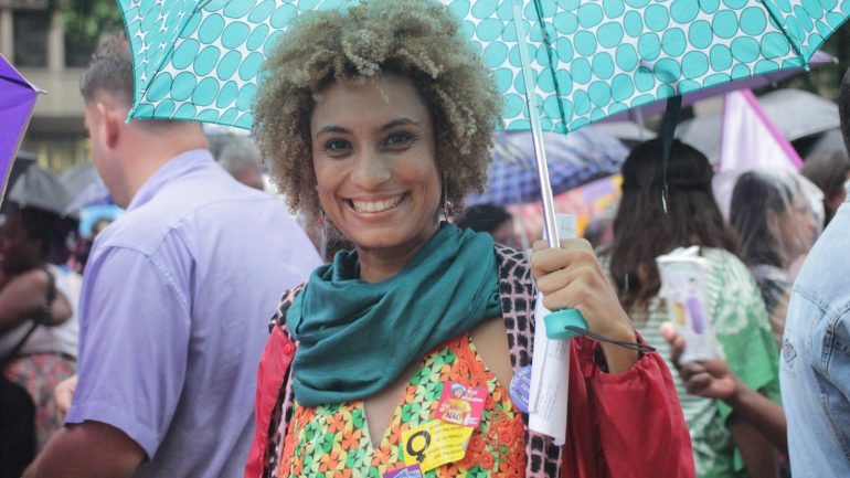 Marielle Franco, vereadora pelo PSOL na câmara do Rio de Janeiro, é uma ativista pelos direitos das mulheres negras
