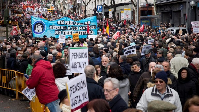 Os manifestantes expressaram o seu desagrado pelo aumento de 0,25% nas pensões para 2018