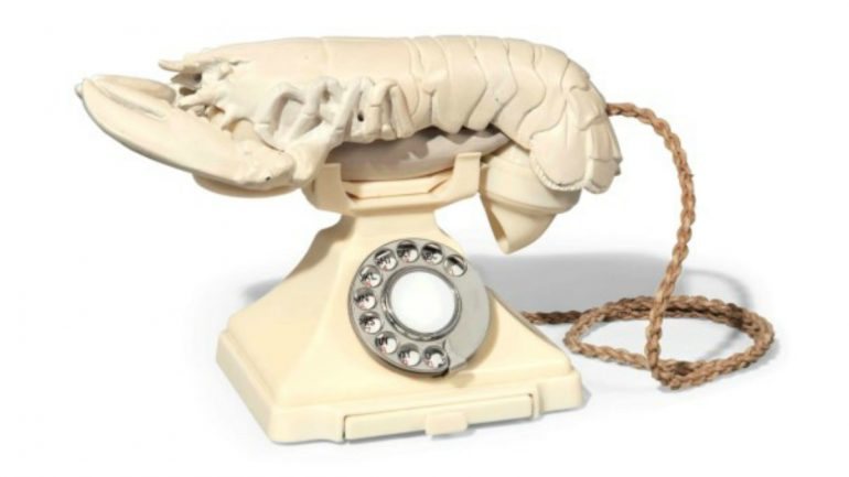 O telefone, Lobster Telephone (White Aphrodisiac), é um dos 11 comissariados pelo poeta inglês Edward James