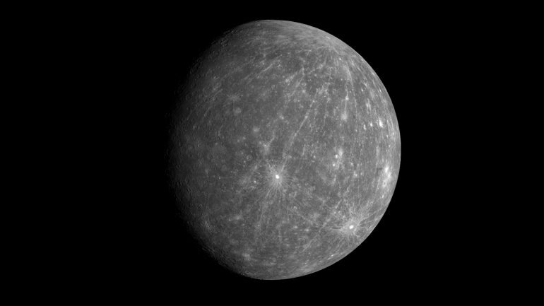Mercúrio, o primeiro planeta do sistema solar, tem cerca de 70% de ferro