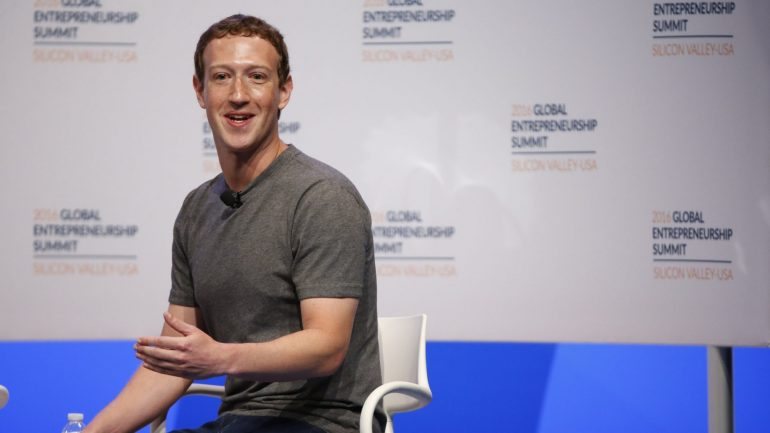 O presidente do Facebook tem 33 anos e fundou a rede social em 2004