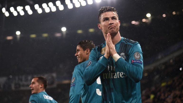 Ronaldo marcou de bicicleta, os adeptos da Juventus aplaudiram de pé a obra de arte e o português agradeceu o gesto