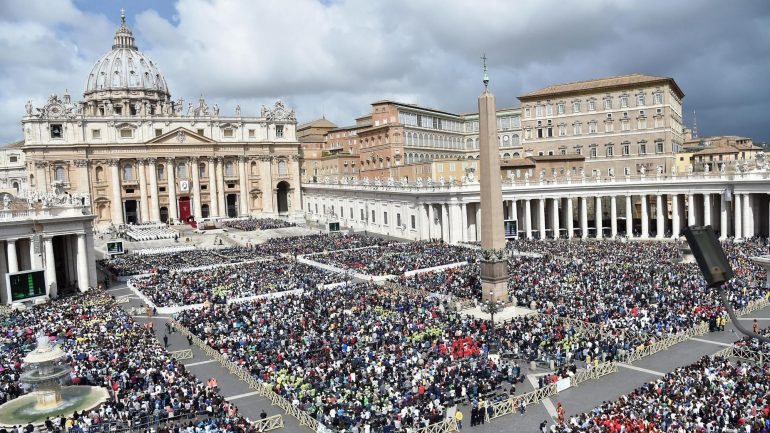 Quando Carlo Capella foi chamado de volta à Cidade do Vaticano, em setembro passado, a investigação já estava em curso
