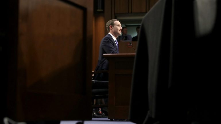 Esta terça-feira Zuckerberg respondeu a perguntas do Senando. Agora vai falar à Câmara dos Representantes.