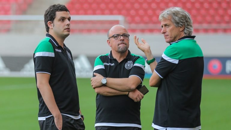 Nuno Saraiva (ao centro) é o diretor de comunicação do Sporting