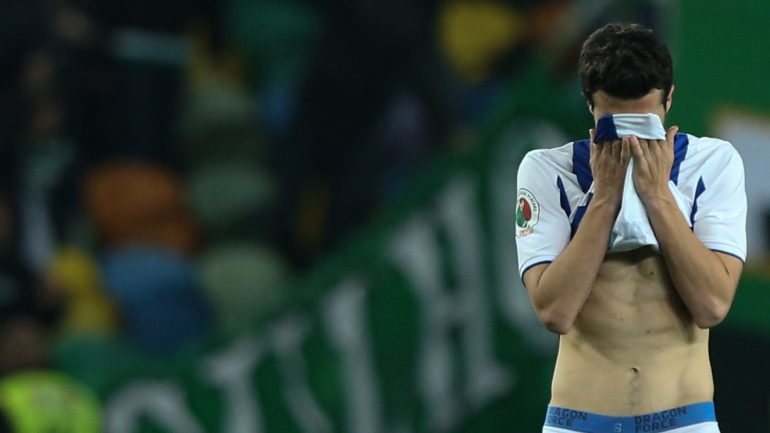 Marcano falhou o penálti que ditou o afastamento do FC Porto, logo na primeira tentativa do desempate