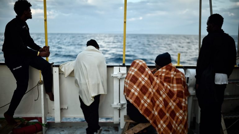 O ministro do Interior italiano quer fechar os portos a embarcações com migrantes