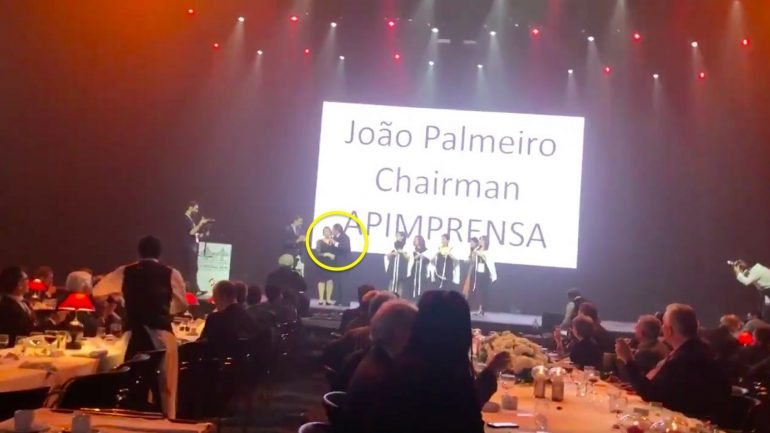 Frame do vídeo do momento em que João Palmeiro é acusado de machismo