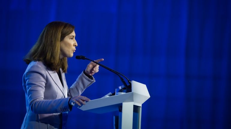 Cecília Meireles é candidata à liderança da distrital do CDS do Porto, mas tem oposição
