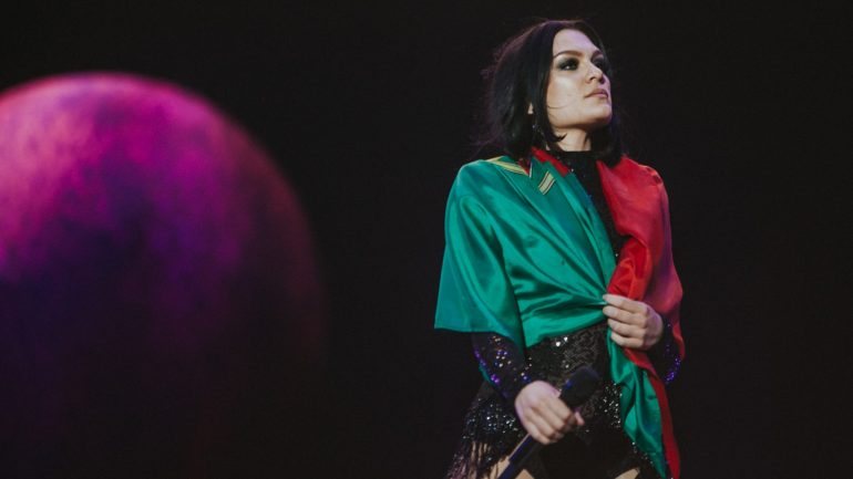 Jessie J tocou no Palco Mundo depois de Ivete Sangalo e Hailee Steinfeld