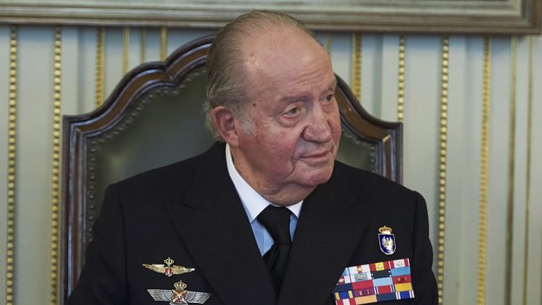 O rei emérito de Espanha, Juan Carlos I, está no centro de um novo escândalo envolvendo a coroa espanhola