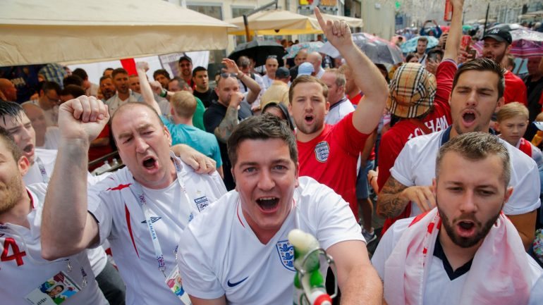Adeptos ingleses têm feito a festa um pouco por todo o mundo com a campanha do conjunto de Gareth Southgate