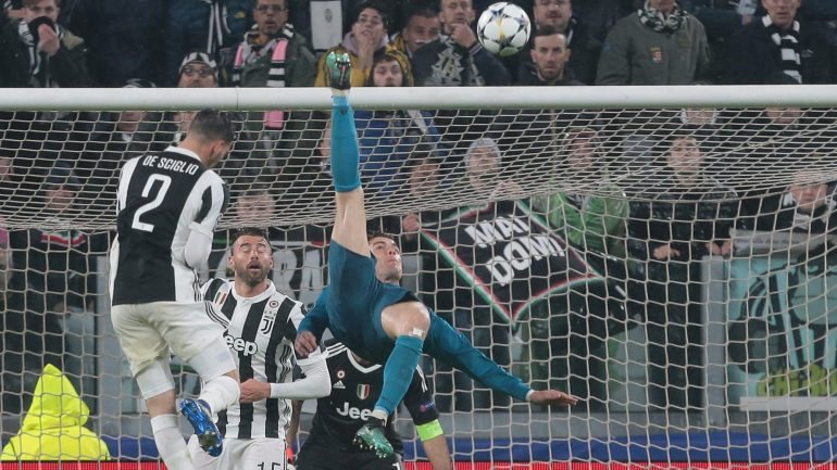 Os milhares de adeptos da Juventus que receberam Ronaldo em Turim podiam ser o primeiro recorde para o português