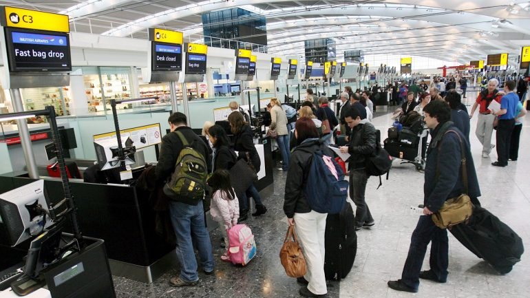 Com cerca de 76 voos por hora, Heathrow é o aeroporto da Europa com maior volume de passageiros