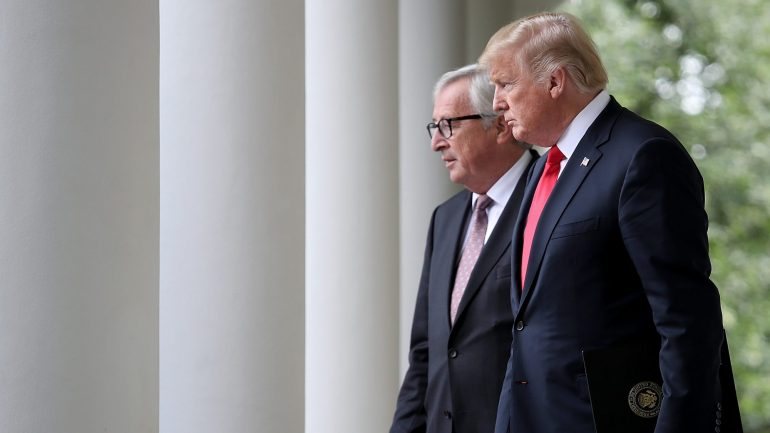 Donald Trump reuniu-se esta quarta-feira com Jean-Claude Juncker, presidente da Comissão Europeia