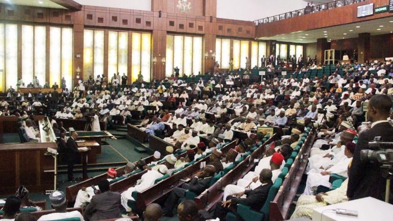 O bloqueio foi feito à entrada do Parlamento, na capital da Nigéria, Abuja.