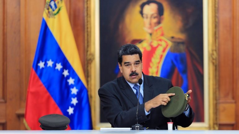 Dois drones explodiram no sábado passado enquanto Nicólas Maduro discursava