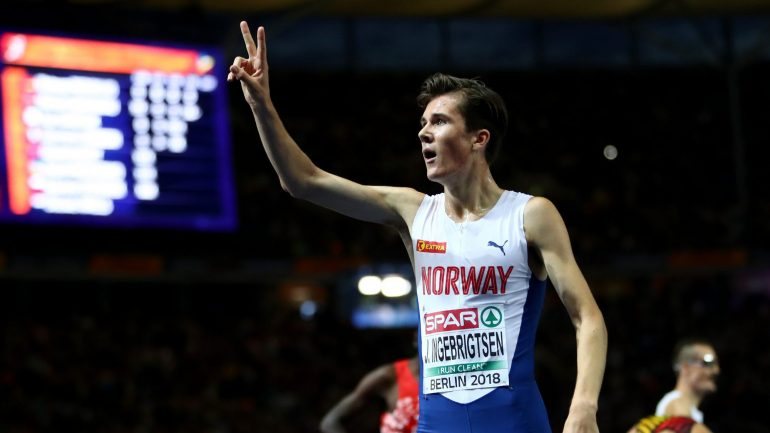 Jakob Ingebrigsten conseguiu o feito inédito de vencer os 1500 e 5000 metros nos Europeus (Créditos: Getty Images)