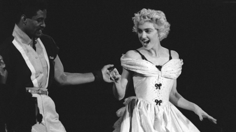 Madonna em palco em 1987