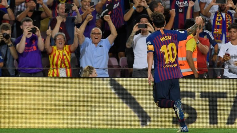 Messi abriu o marcador a meio da segunda parte e ainda foi a tempo de bisar na abertura do Campeonato