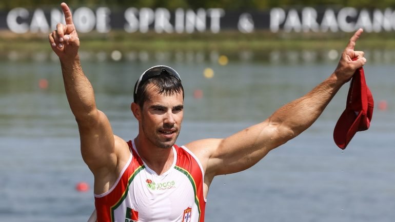 Fernando Pimenta tornou-se o primeiro português a sagrar-se campeão mundial numa distância olímpica