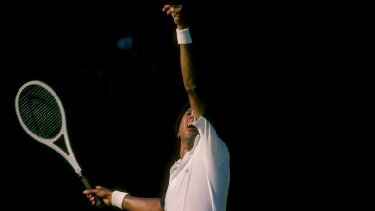 Arthur Ashe foi o primeiro vencedor do US Open para profissionais e amadores, em 1968 (Créditos: Getty Images)