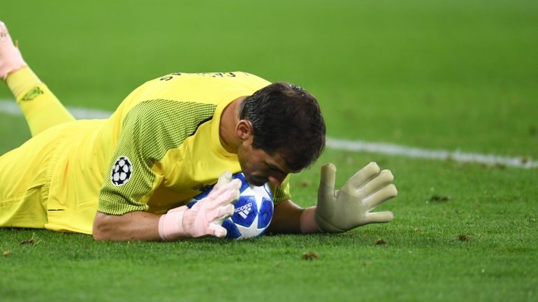 Os dedos das mãos não chegam para Casillas contar as presenças na Champions: é preciso multiplicar por dois