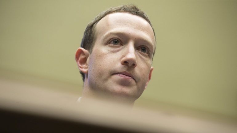Mark Zuckerberg é fundador e presidente executivo do Facebook que também detém outras plataformas como o WhatsApp e o Instagram