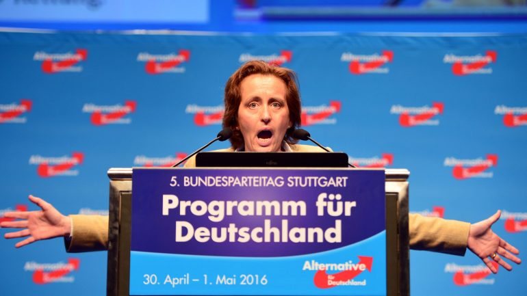 O AfD é o maior partido da oposição no parlamento alemão. Na foto, uma das líderes, Beatrix von Storch.