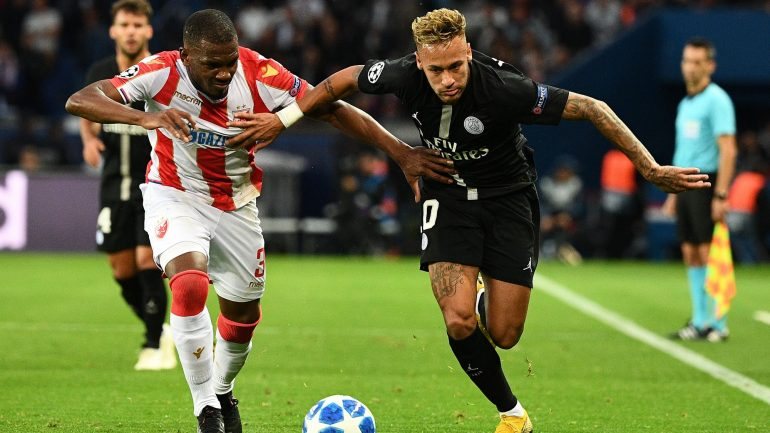 O PSG venceu o Estrela Vermelha por 6-1, com golos de Neymar, Cavani, Di María e Mbappé