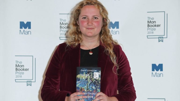 Daisy Johnson, de 27 anos, pode tornar-se na escritora mais jovem a vencer o Man Booker Prize