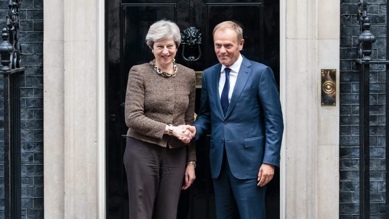 A primeira-ministra britânica Theresa May e o presidente do Conselho Europeu Donald Tusk não conseguem ultrapassar o impasse nas negociações do Brexit. Começa a faltar paciência à UE e coesão aos defensores da saída do Reino Unido da União Europeia
