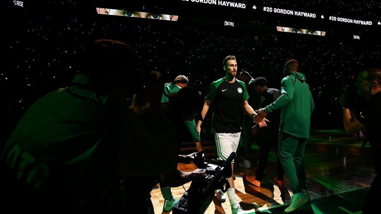 Gordon Hayward na apresentação oficial do jogo de regresso: fez dez pontos em 24 minutos e ajudou Celtics no triunfo com os 76ers