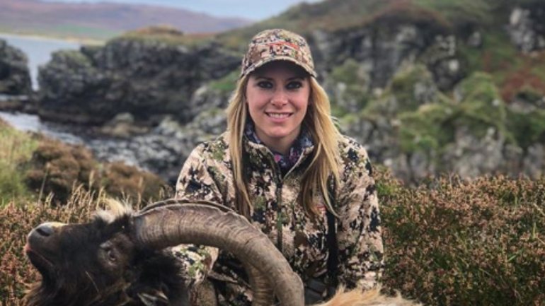 Larysa Switlyk, uma caçadora e apresentadora de televisão americana