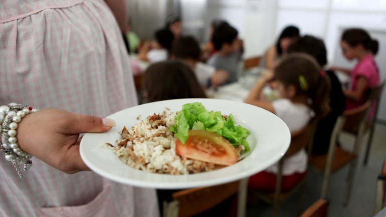 A cantina da escola sede do agrupamento serve diariamente 550 refeições, maioritariamente a alunos
